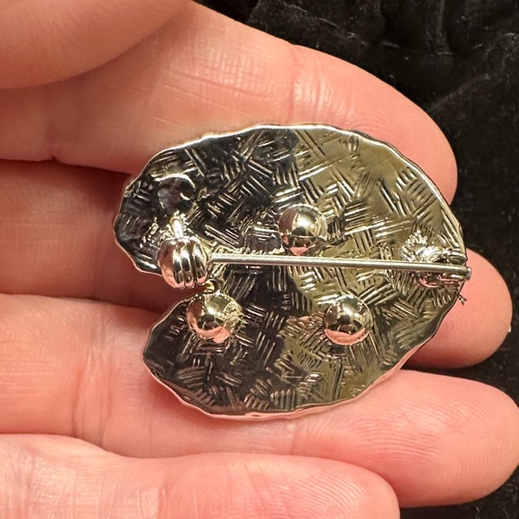 Vintage Park Lane Gold Frog on Silver Lily Pad Brooch – Collectible Nature Pin - Picture 6 of 9